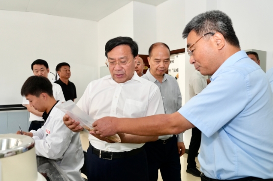 韩俊在河南河北调研时强调 扎实推进粮油作物大面积单产提升行动 全力以赴夯实全年粮食丰收基础3